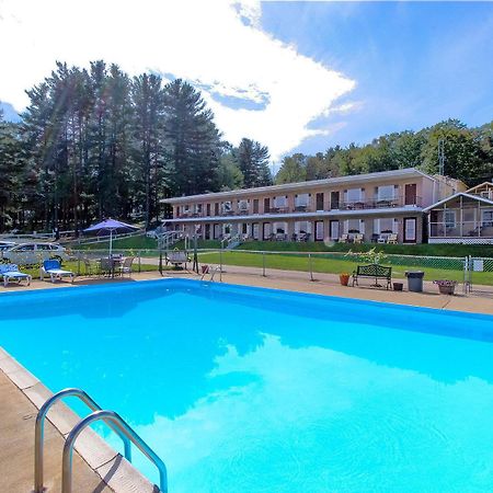 Half Moon Motel & Cottages Weirs Beach Exteriör bild