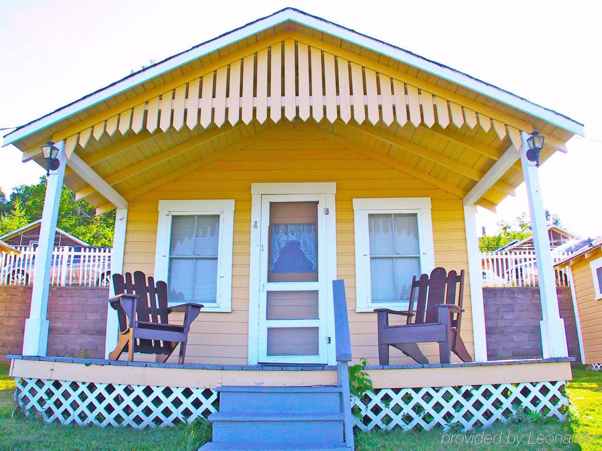 Half Moon Motel & Cottages Weirs Beach Exteriör bild