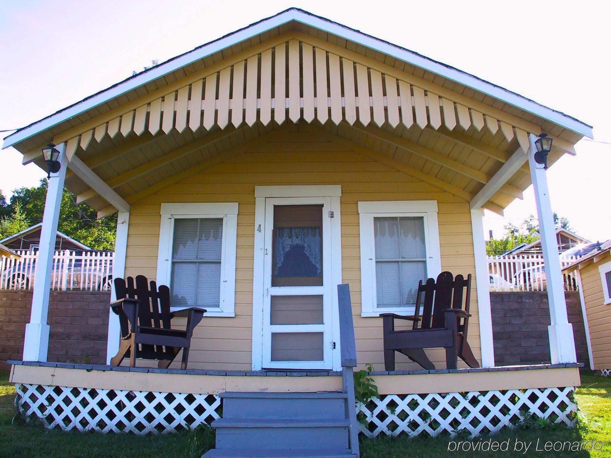 Half Moon Motel & Cottages Weirs Beach Exteriör bild